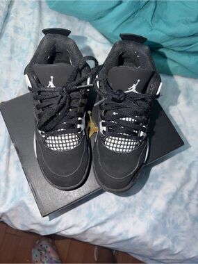 Jordan retro 4
Size 1 
Great condition , they been use but not damage